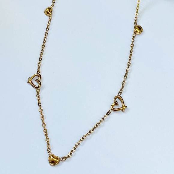 NEW Gold Tiny Heart Layering Necklace - Picture 4 of 11